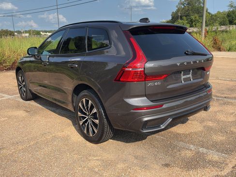 Used 2024 Volvo XC60 B5 Plus AWD/4WD image 8