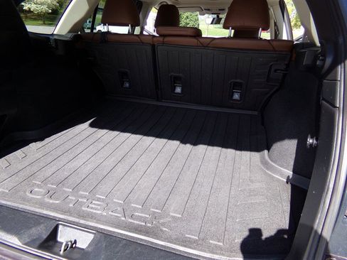 Used 2017 Subaru Outback 2.5i Touring image 29