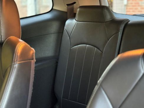 Used 2017 Buick Enclave Leather image 13