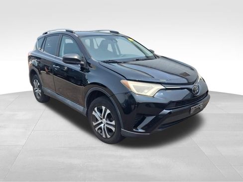 Used 2017 Toyota RAV4 LE AWD/4WD image 8