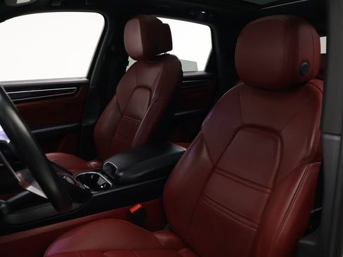 Certified 2023 Porsche Cayenne S AWD/4WD image 13