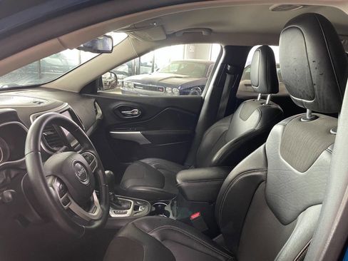 Used 2018 Jeep Cherokee Latitude Plus image 16