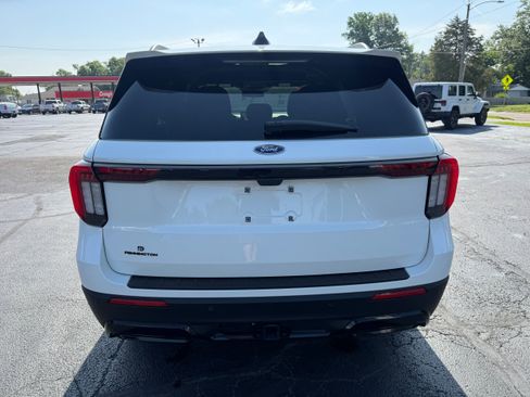 Used 2025 Ford Explorer ST-Line w/ Premium Package RWD image 6