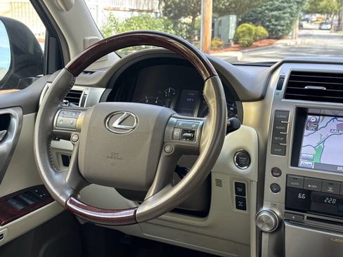 Used 2013 Lexus GX 460 image 29