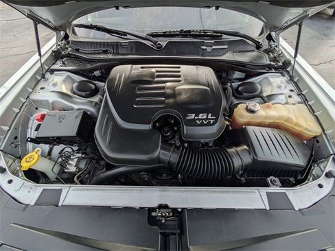 Used 2021 Dodge Challenger SXT w/ Driver Convenience Group image 12