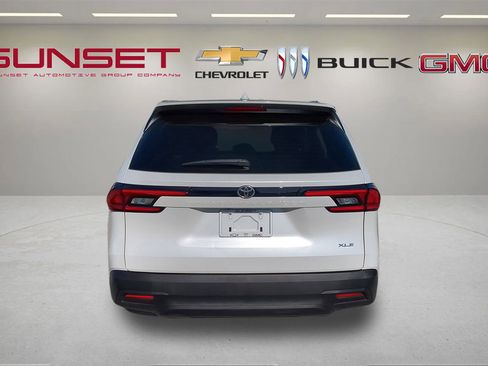 Used 2025 Toyota Grand Highlander FWD image 4