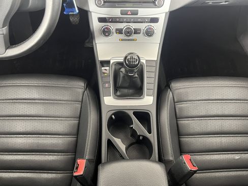 Used 2013 Volkswagen CC Sport image 16