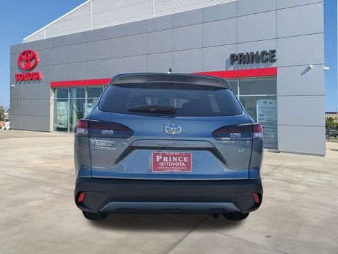 New 2026 Toyota Corolla Cross LE FWD image 5