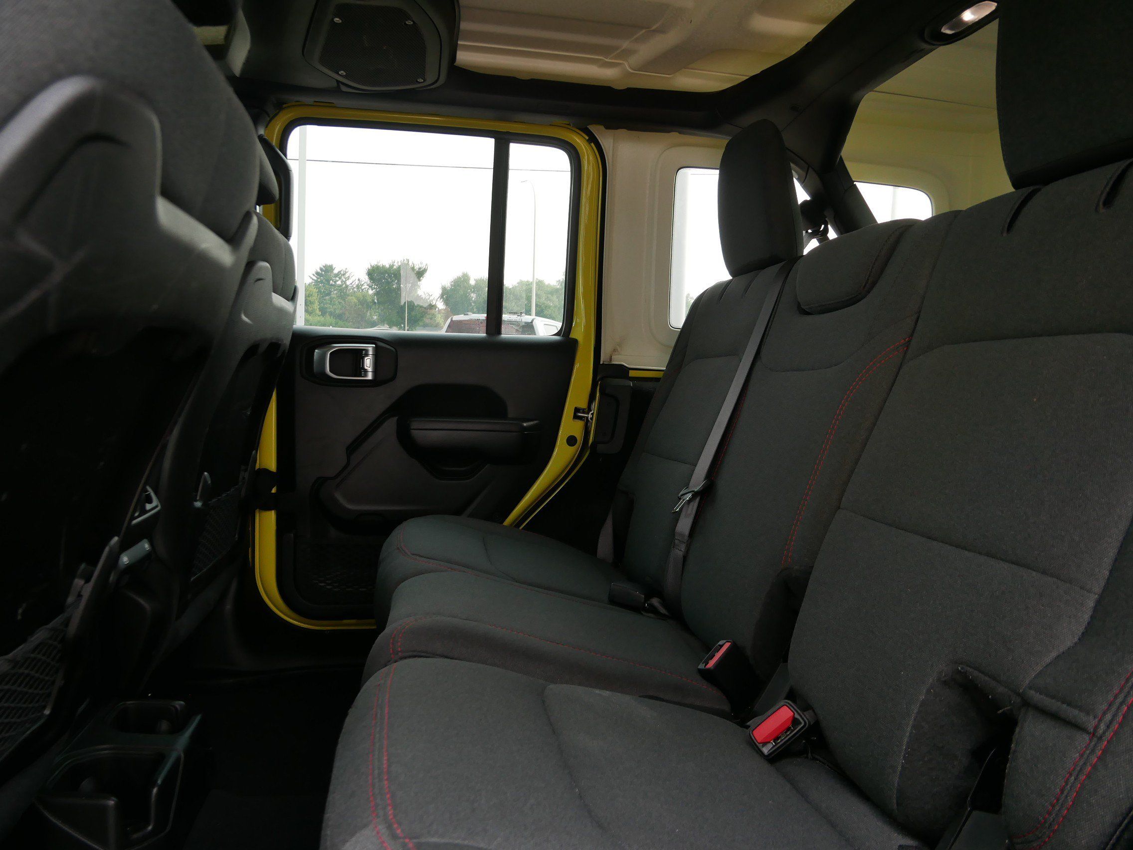 Used 2024 Jeep Wrangler Unlimited Rubicon AWD/4WD image 7
