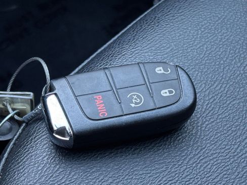 Used 2025 Jeep Compass Limited AWD/4WD image 25