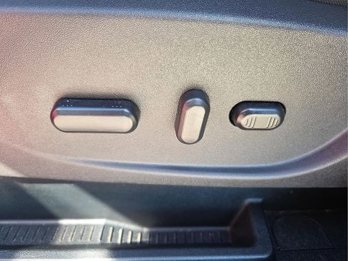 Used 2015 Ford Escape SE image 15