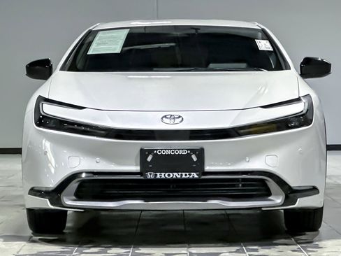 Used 2023 Toyota Prius XLE image 6