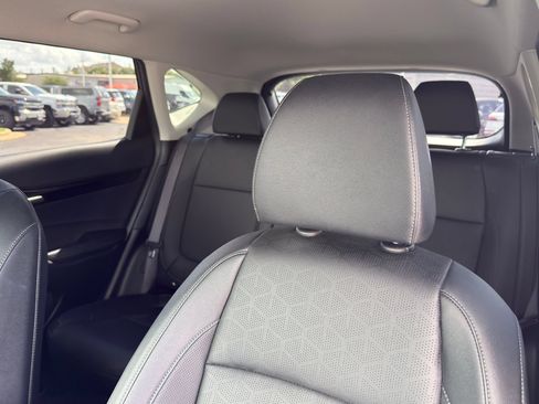 Used 2024 Kia Seltos EX FWD image 12