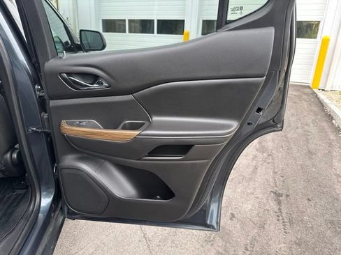 Used 2019 GMC Acadia SLE w/ Driver Alert Package I AWD/4WD image 14