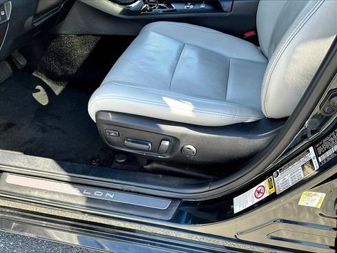 Used 2015 Toyota Avalon Limited w/ Technology Package FWD image 43