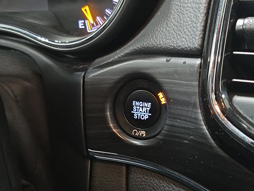 Used 2019 Jeep Grand Cherokee Limited AWD/4WD image 19