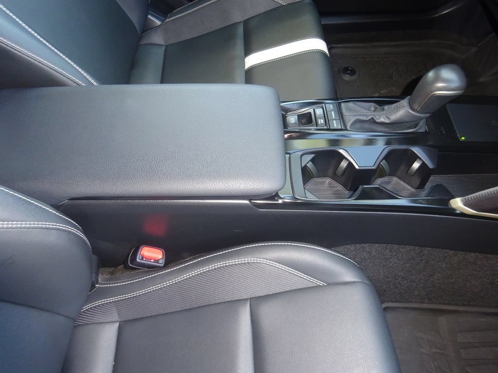 Used 2025 Toyota Camry SE FWD image 17