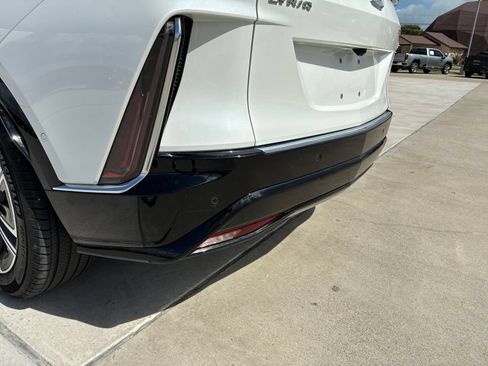 Used 2024 Cadillac Lyriq Luxury w/ LPO, Floor Liner Package AWD/4WD image 43