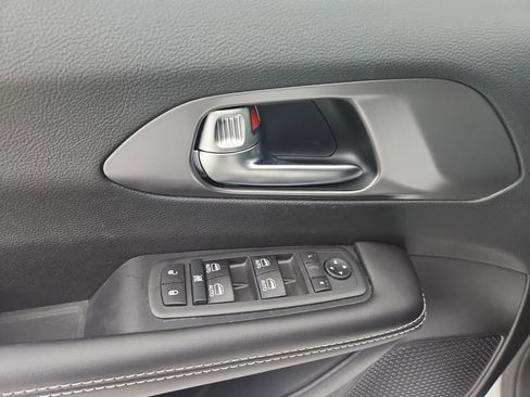 New 2026 Chrysler Voyager LX image 21