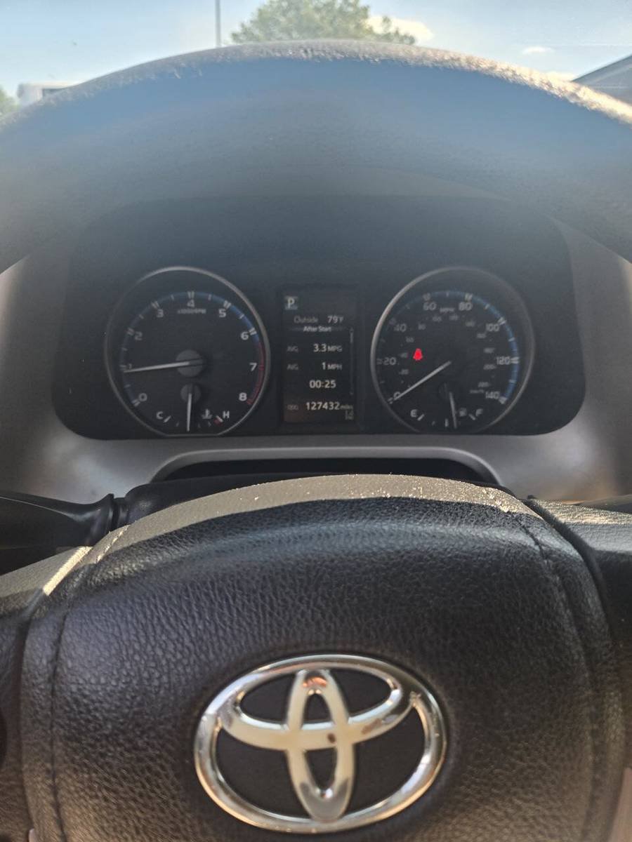 Used 2017 Toyota RAV4 LE FWD image 16