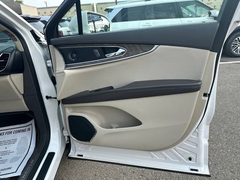 Used 2019 Lincoln Nautilus Reserve w/ Class II Trailer Tow Package AWD/4WD image 45