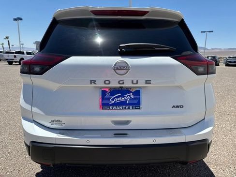 Used 2025 Nissan Rogue SV AWD/4WD image 4