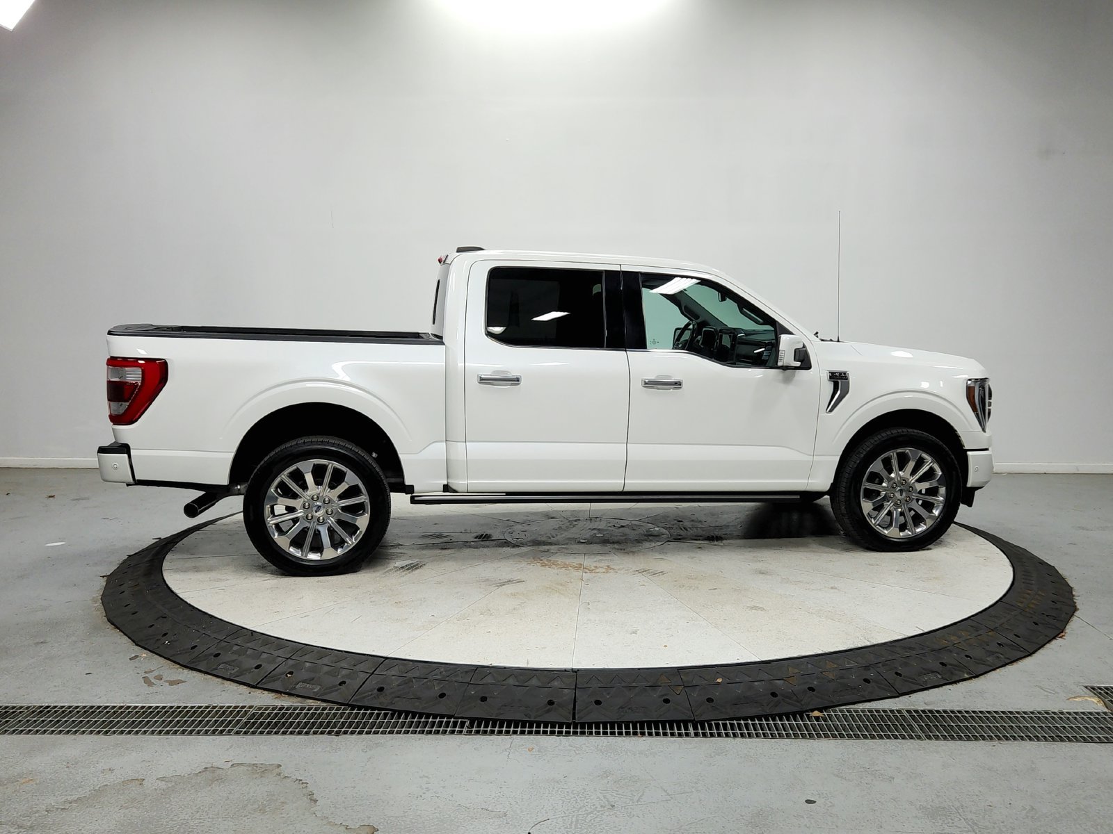 Used 2021 Ford F150 Limited AWD/4WD image 9