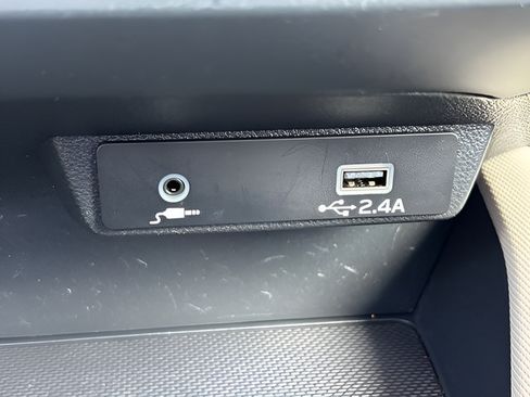 Used 2025 Subaru Forester AWD/4WD image 9