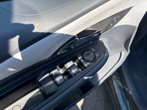 Used 2021 Chevrolet Bolt LT FWD image 8