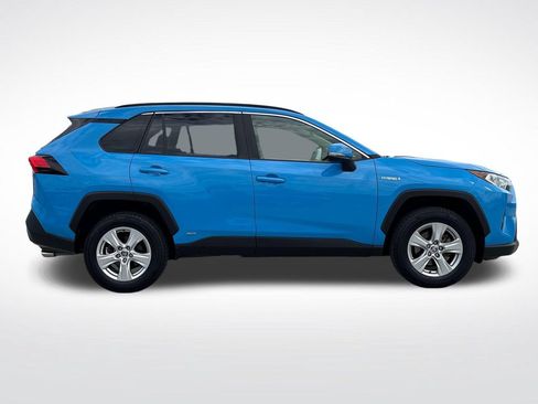 Used 2020 Toyota RAV4 XLE w/ XLE Grade Weather Package AWD/4WD image 8