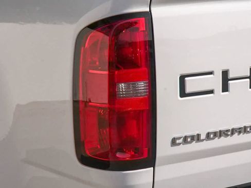 Used 2022 Chevrolet Colorado LT image 10