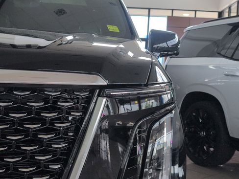 New 2026 Cadillac Escalade ESV Luxury w/ Touring Package RWD image 9