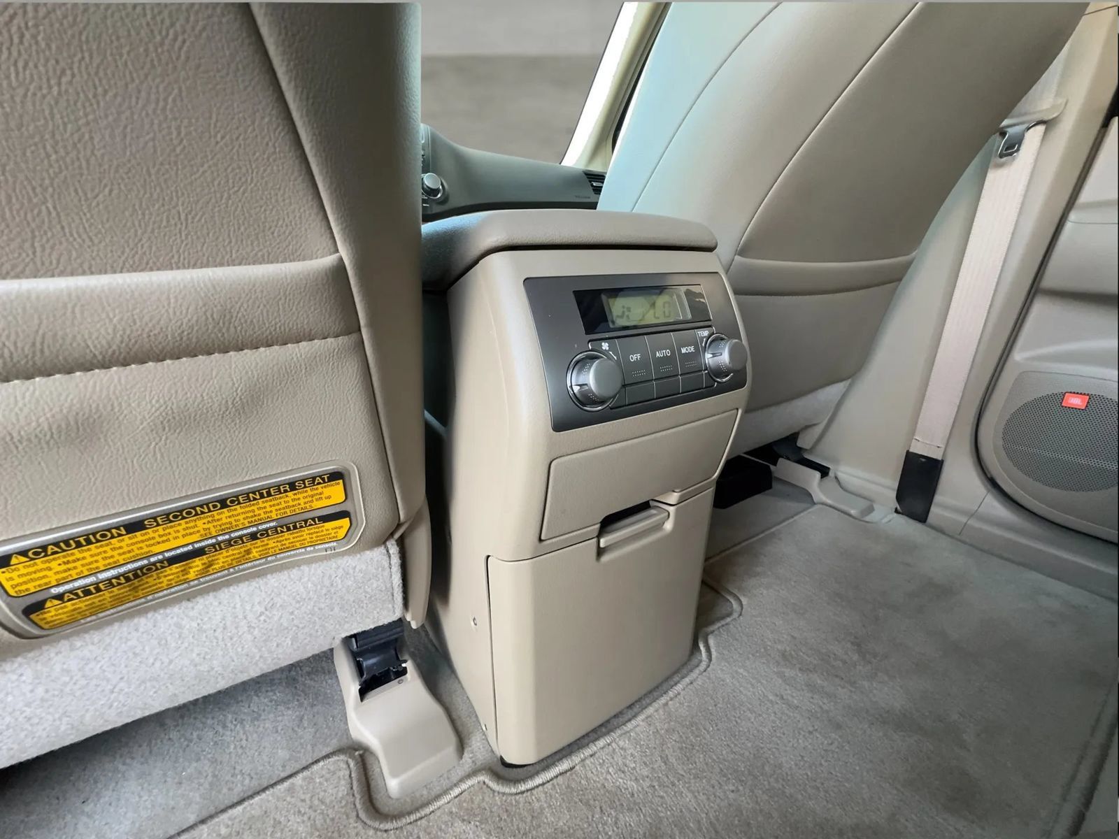 Used 2010 Toyota Highlander Limited w/ Extra Value Pkg 8 FWD image 35