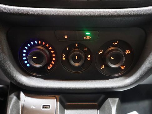 Used 2022 RAM ProMaster City Tradesman FWD image 22