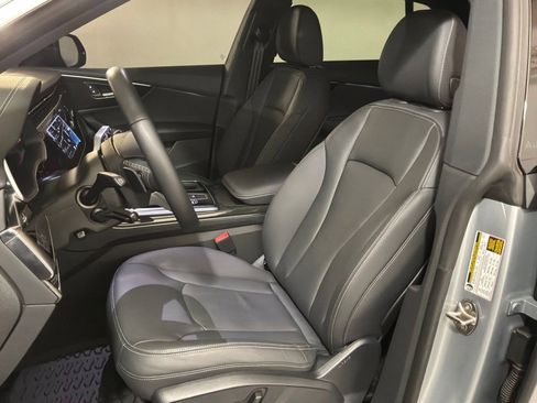Used 2025 Audi Q8 Premium w/ Convenience Package AWD/4WD image 6