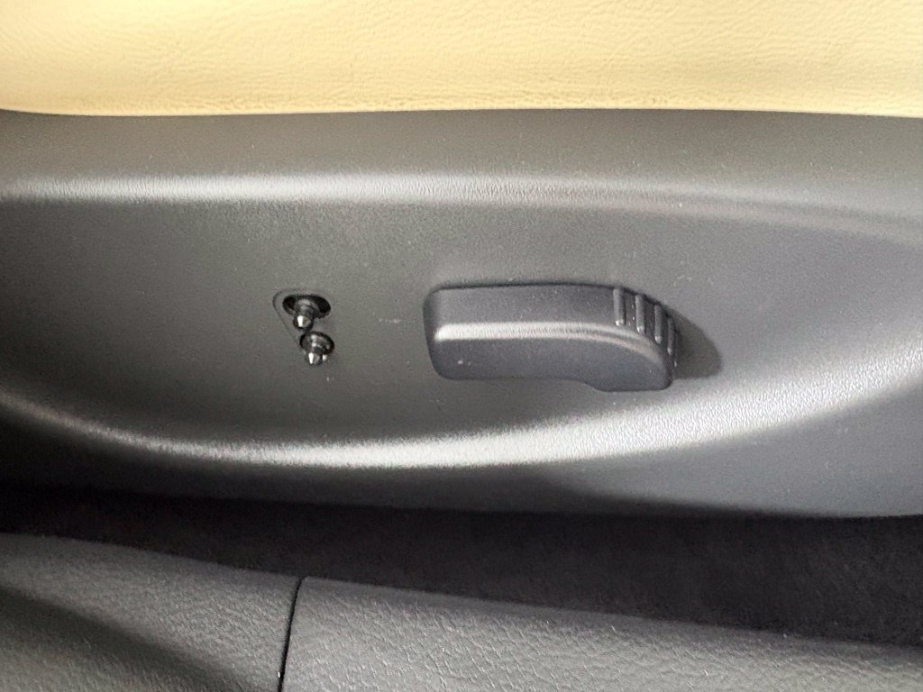 Used 2022 Nissan Maxima SV w/ Floor Mat Group FWD image 34