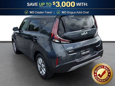 Used 2025 Kia Soul LX w/ LX Technology Package FWD image 4