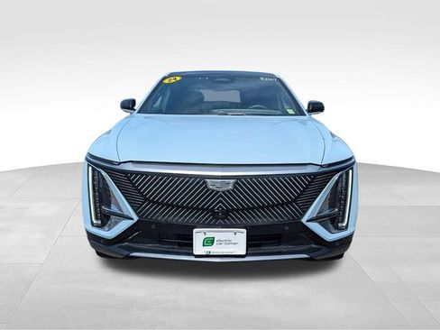 Used 2024 Cadillac Lyriq Luxury AWD/4WD image 2