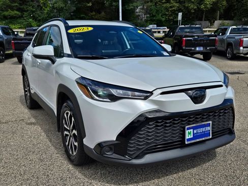 Used 2023 Toyota Corolla Cross AWD Hybrid image 8
