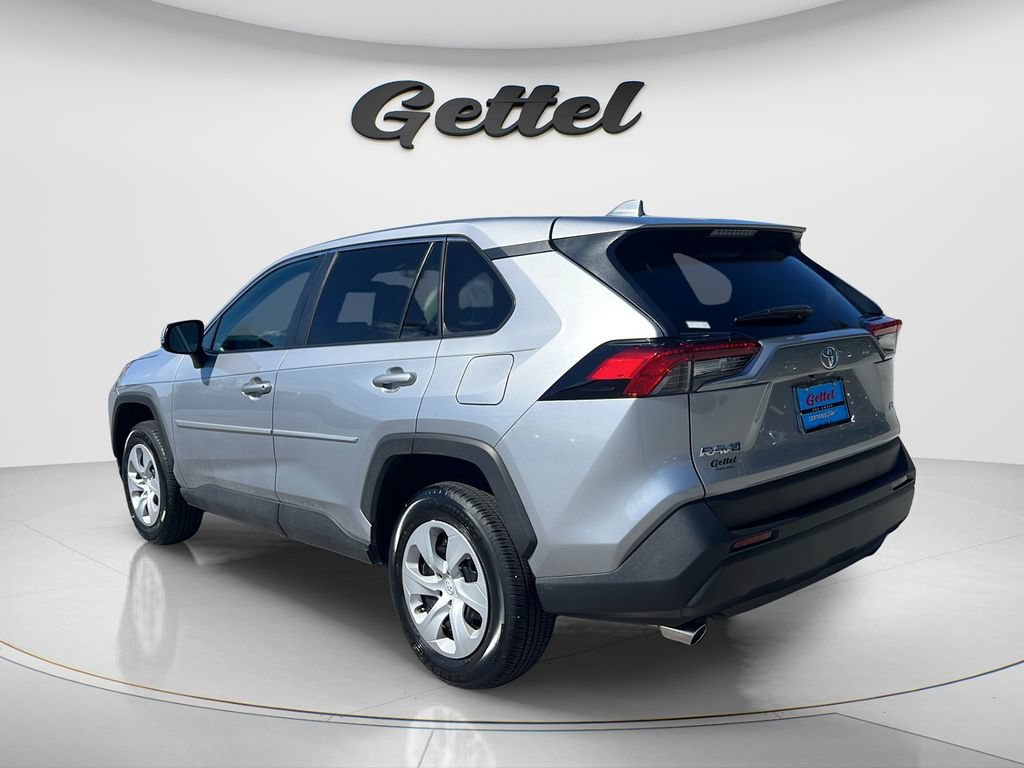 Used 2024 Toyota RAV4 LE FWD image 15