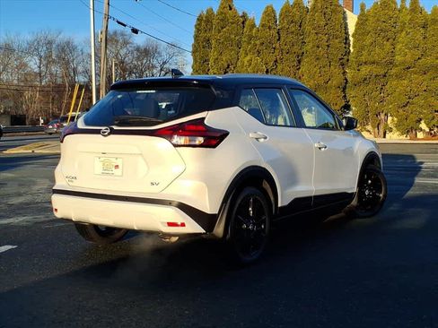 Used 2023 Nissan Kicks SV image 6