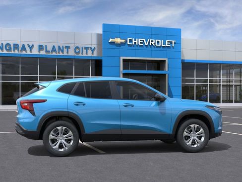New 2026 Chevrolet Trax LS w/ Driver Confidence Package FWD image 5