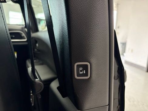 New 2027 Chrysler Pacifica Limited AWD/4WD image 30