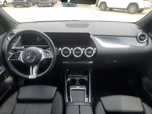 Used 2025 Mercedes-Benz GLA 250 image 9