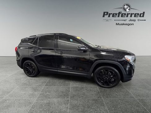 Used 2019 GMC Terrain SLE w/ Driver Convenience Package AWD/4WD image 8
