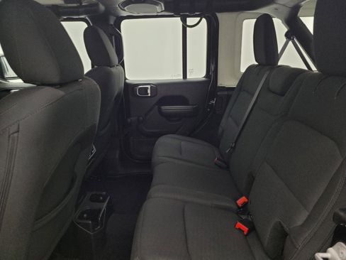 Used 2018 Jeep Wrangler Unlimited Sport AWD/4WD image 18