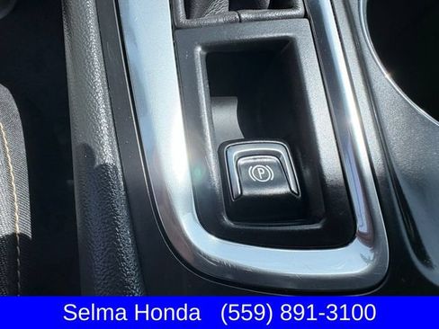 Used 2023 Chevrolet Equinox LT FWD image 22