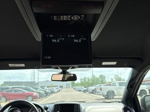 Used 2018 Dodge Grand Caravan SE FWD image 11
