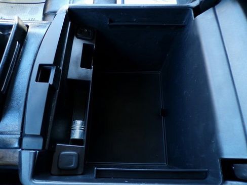 Used 2016 GMC Yukon XL Denali w/ Open Road Package image 36