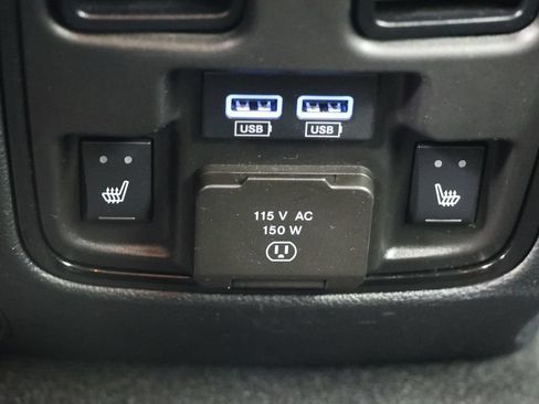 Used 2025 Dodge Durango GT AWD/4WD image 13